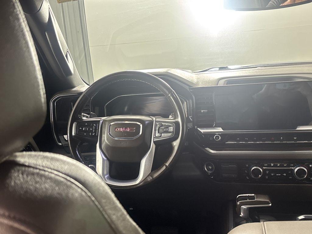 GMC Sierra 1500 4WD Crew Cab 147" SLT 2023