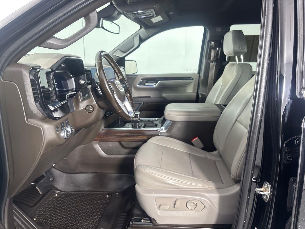 GMC Sierra 1500 4WD Crew Cab 147" SLT 2023