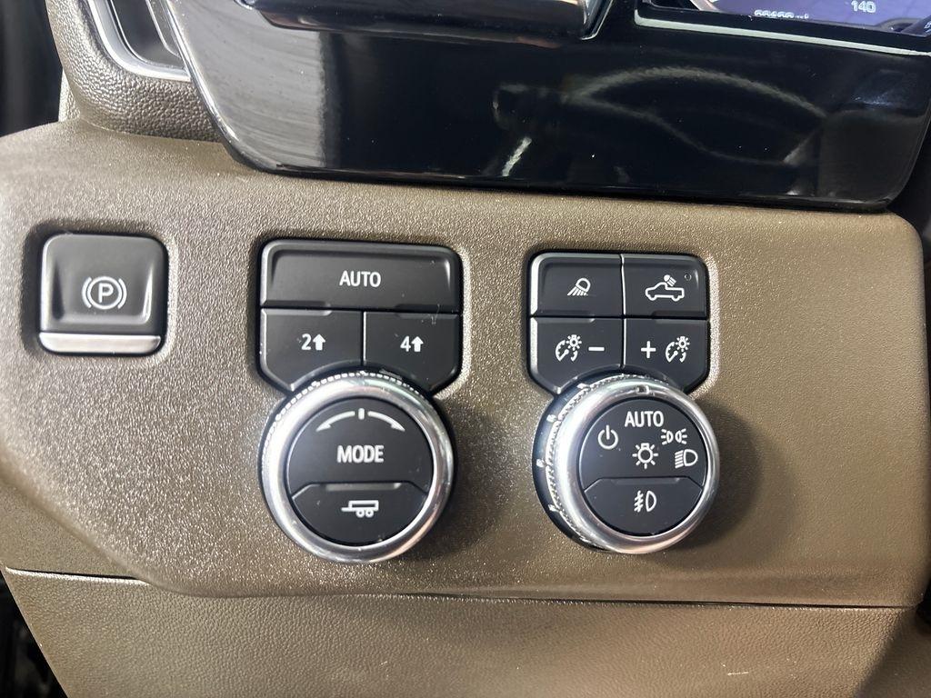 GMC Sierra 1500 4WD Crew Cab 147" SLT 2023