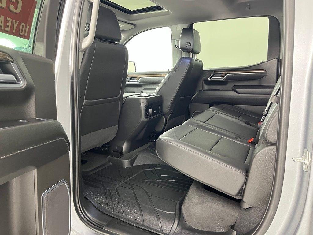 Chevrolet Silverado 1500 4WD Crew Cab 147" LT Trail Boss 2025