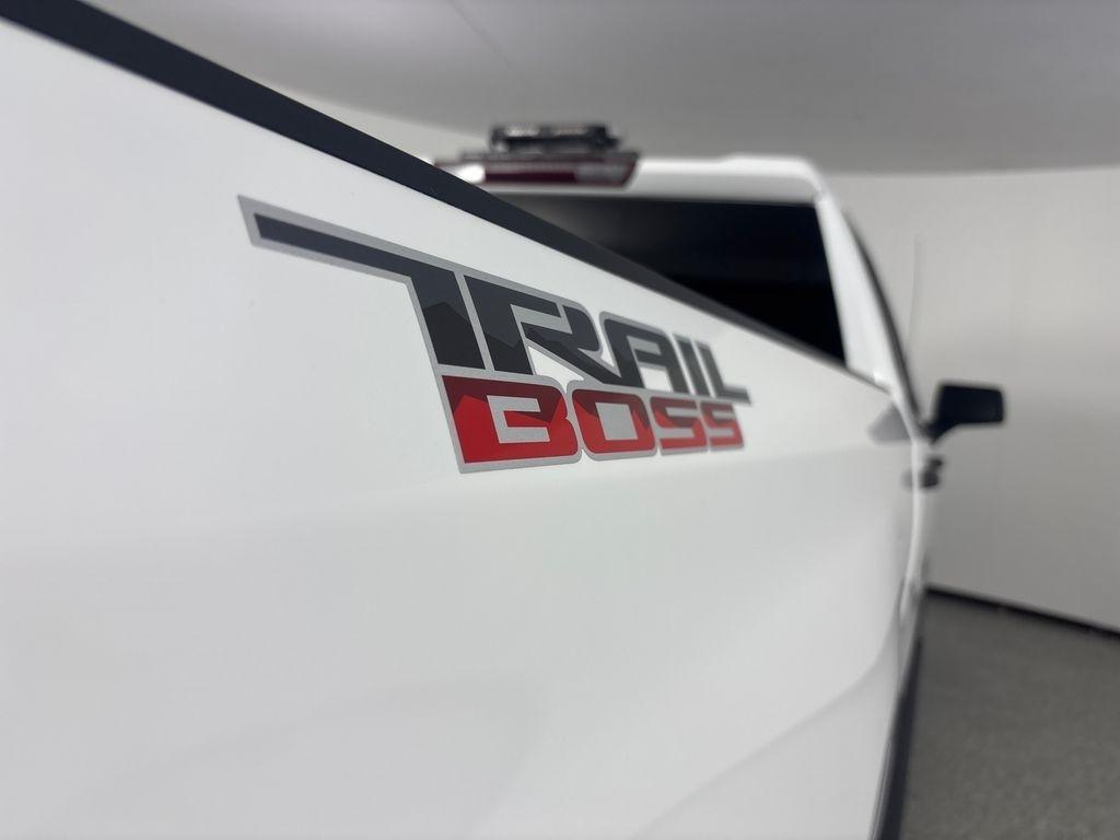 Chevrolet Silverado 1500 4WD Crew Cab 157" Custom Trail Boss 2021