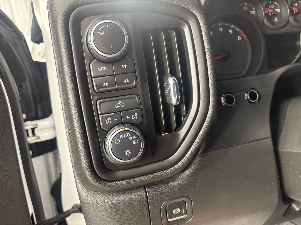 Chevrolet Silverado 1500 4WD Crew Cab 157" Custom Trail Boss 2021