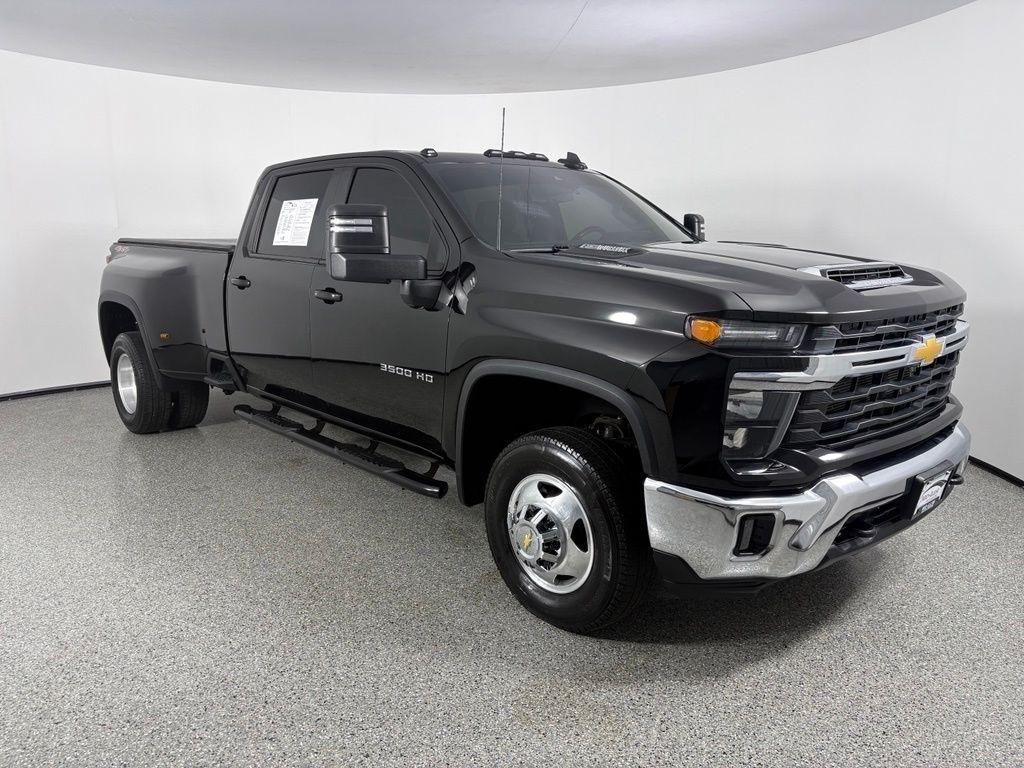 Chevrolet Silverado 3500HD 4WD Crew Cab 172" LT 2024