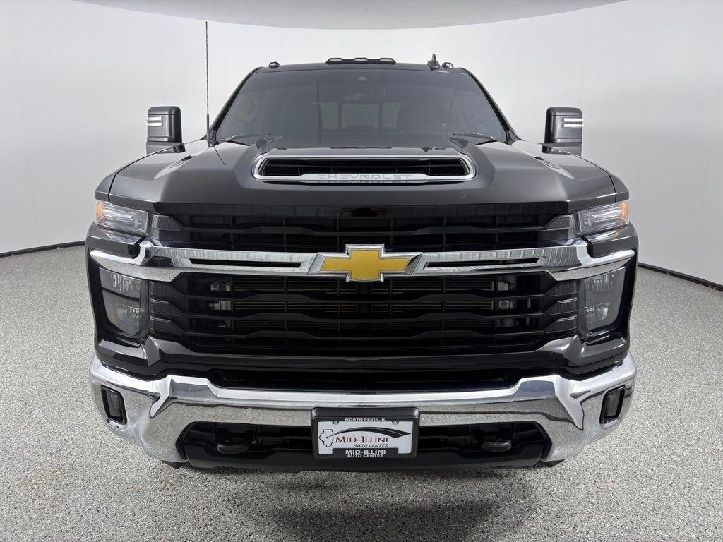 Chevrolet Silverado 3500HD 4WD Crew Cab 172" LT 2024