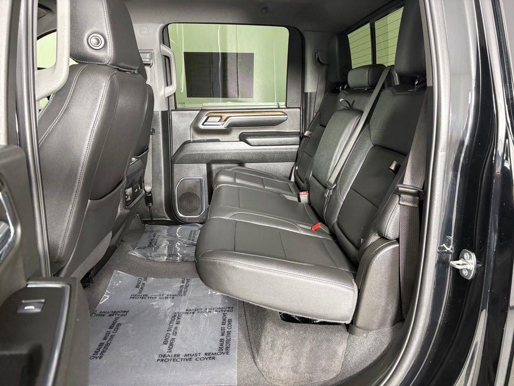 Chevrolet Silverado 3500HD 4WD Crew Cab 172" LT 2024