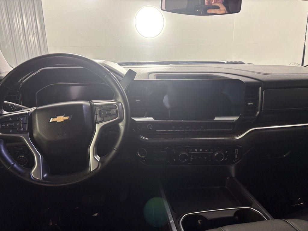 Chevrolet Silverado 3500HD 4WD Crew Cab 172" LT 2024