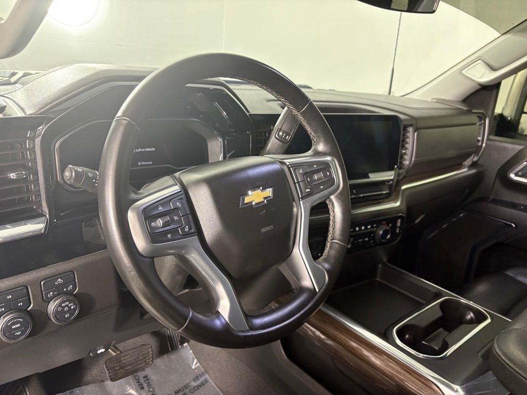 Chevrolet Silverado 3500HD 4WD Crew Cab 172" LT 2024
