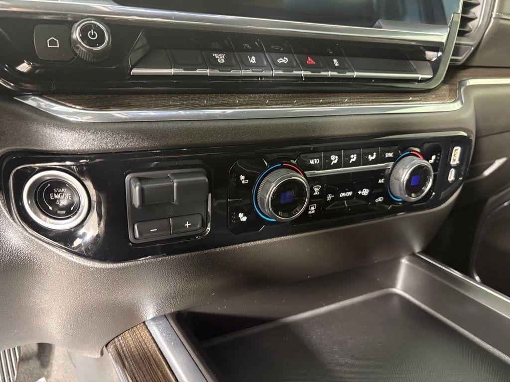 Chevrolet Silverado 3500HD 4WD Crew Cab 172" LT 2024