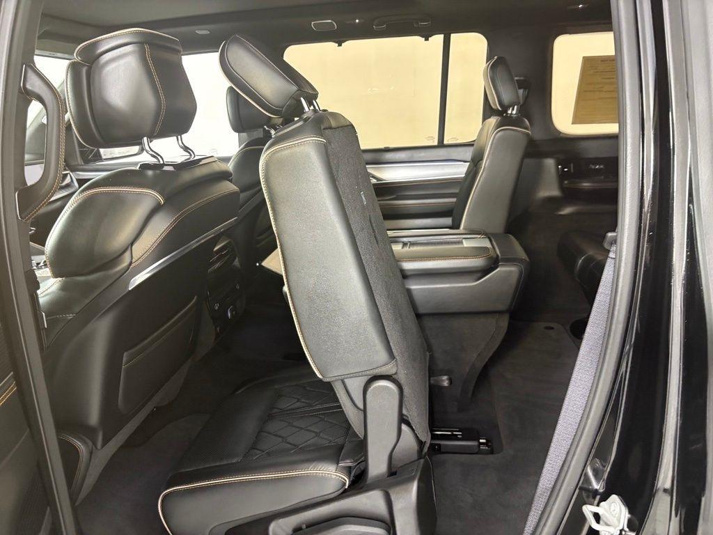 Jeep Grand Wagoneer Series III 4x4 2023