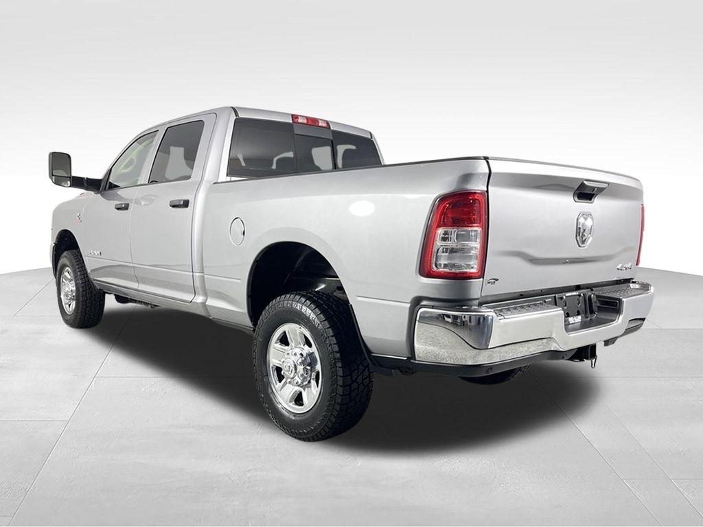 RAM 2500 Tradesman 4x4 Crew Cab 6'4" Box 2020