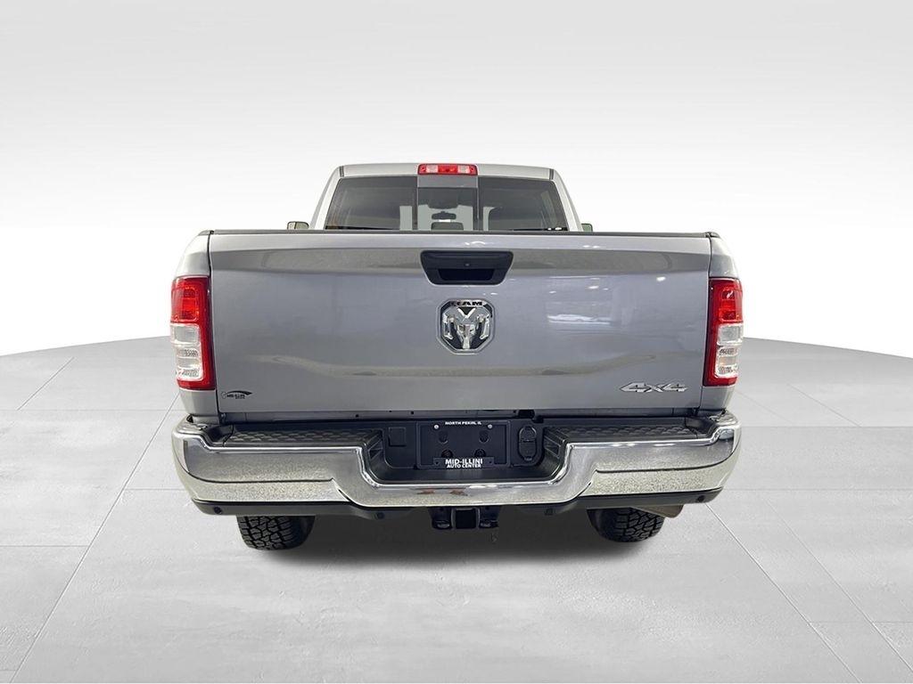 RAM 2500 Tradesman 4x4 Crew Cab 6'4" Box 2020
