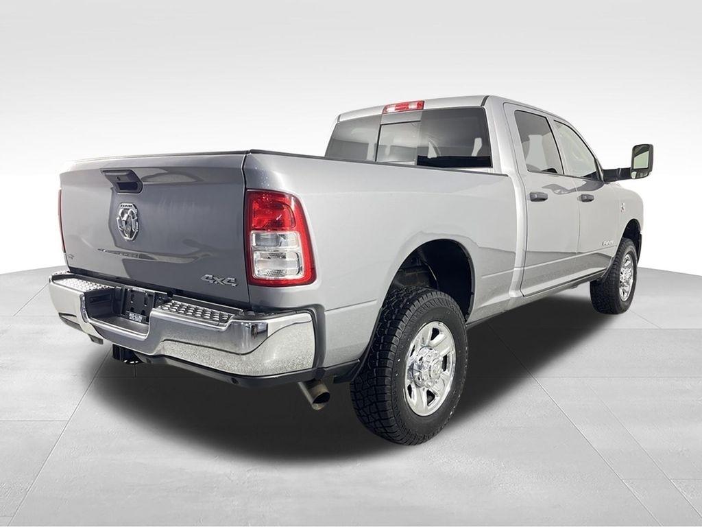 RAM 2500 Tradesman 4x4 Crew Cab 6'4" Box 2020