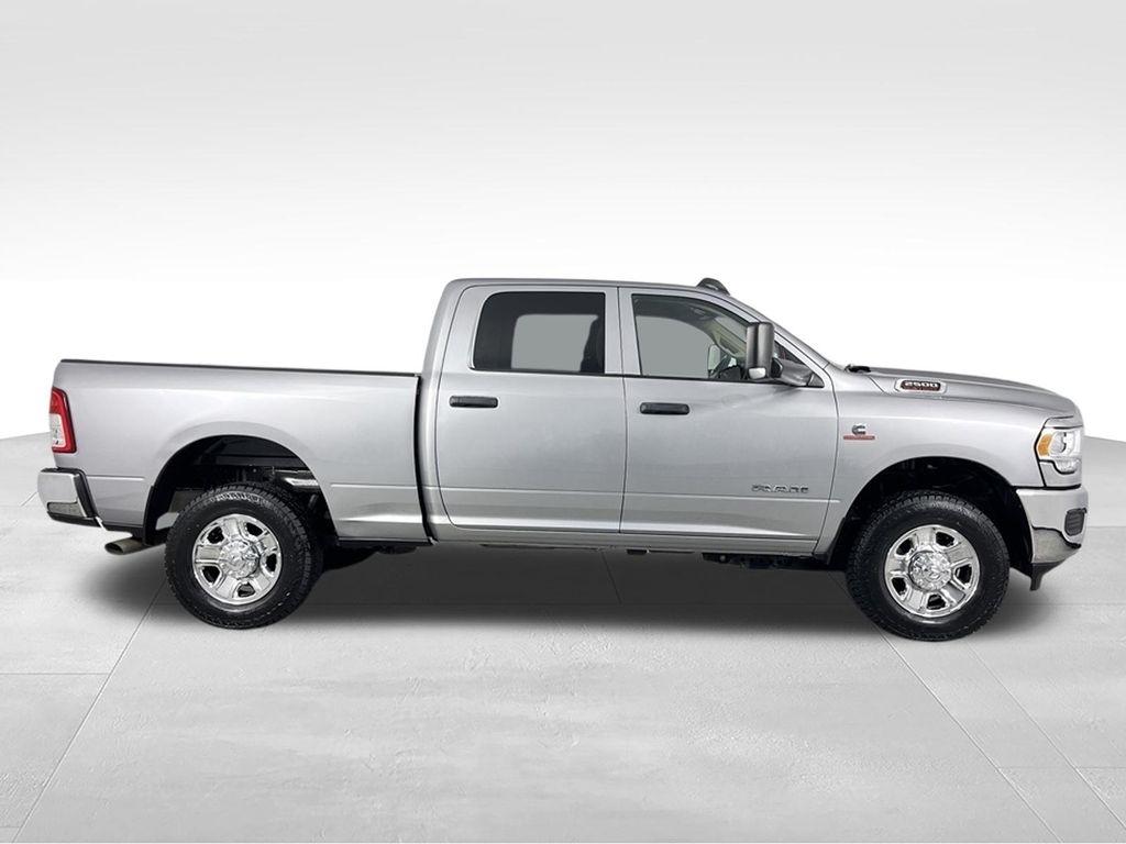 RAM 2500 Tradesman 4x4 Crew Cab 6'4" Box 2020