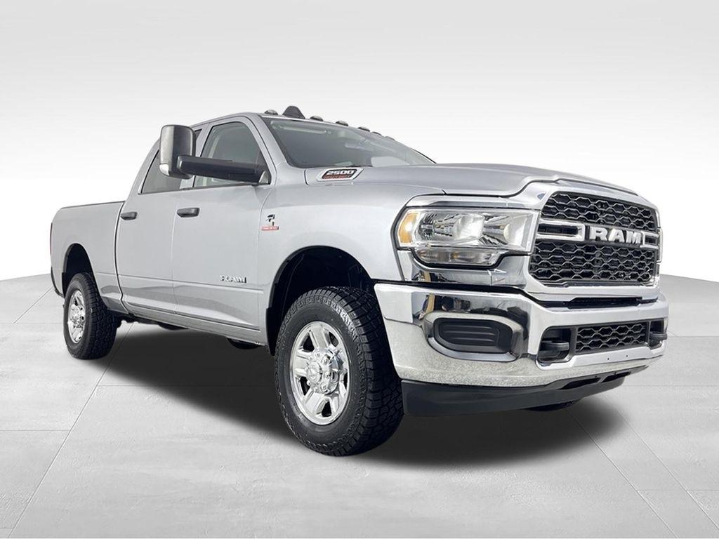 RAM 2500 Tradesman 4x4 Crew Cab 6'4" Box 2020