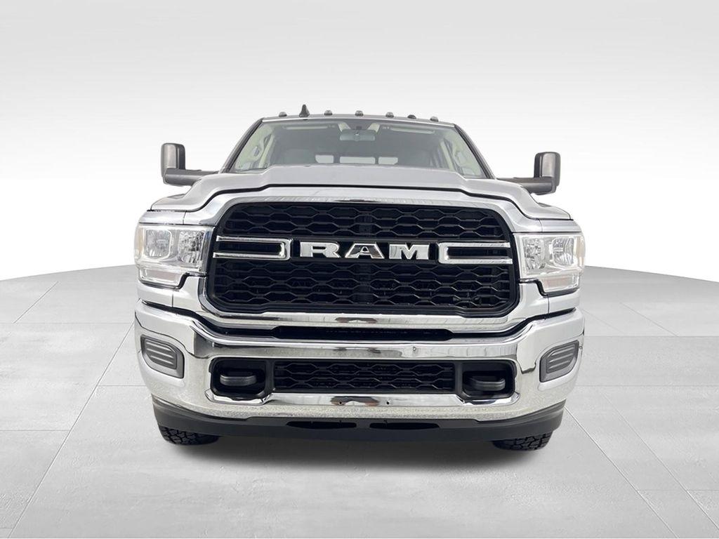 RAM 2500 Tradesman 4x4 Crew Cab 6'4" Box 2020