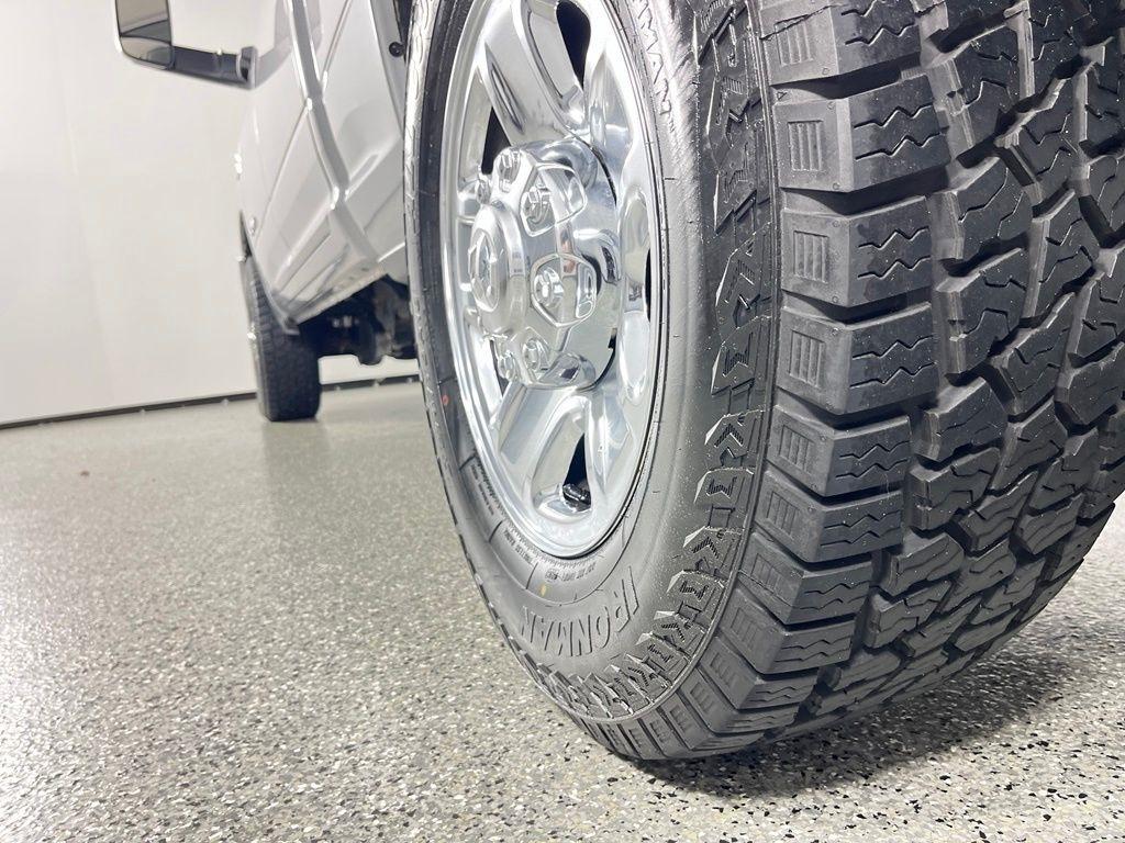 RAM 2500 Tradesman 4x4 Crew Cab 6'4" Box 2020
