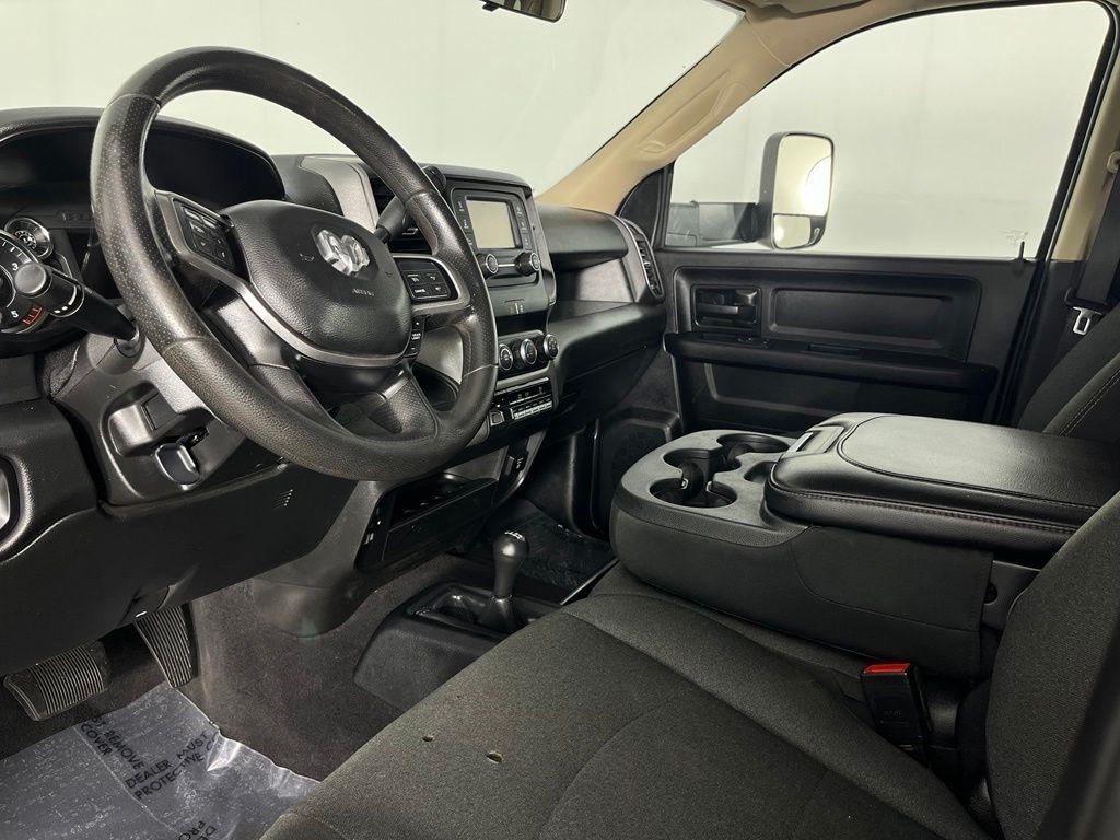 RAM 2500 Tradesman 4x4 Crew Cab 6'4" Box 2020