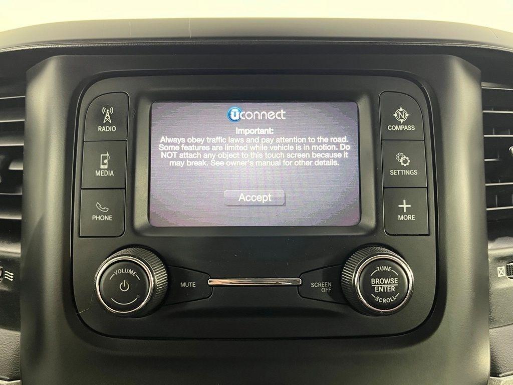 RAM 2500 Tradesman 4x4 Crew Cab 6'4" Box 2020