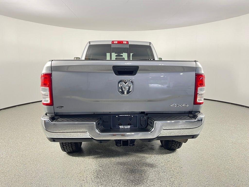 RAM 2500 Tradesman 4x4 Crew Cab 6'4" Box 2020
