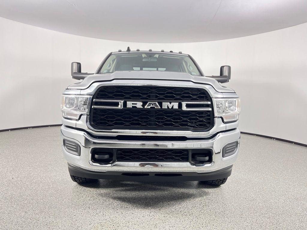 RAM 2500 Tradesman 4x4 Crew Cab 6'4" Box 2020