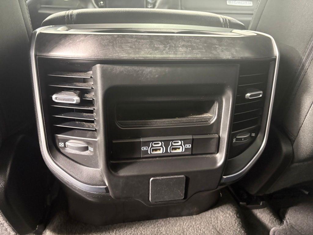 RAM 1500 Big Horn 4x4 Crew Cab 5'7" Box 2024