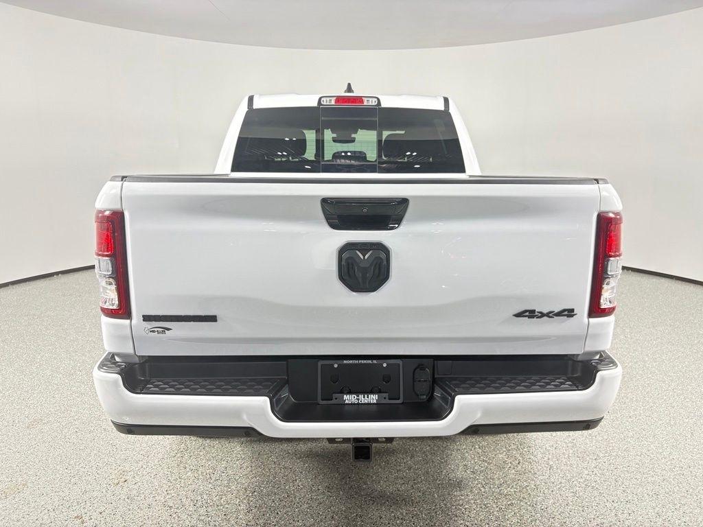 RAM 1500 Big Horn 4x4 Crew Cab 5'7" Box 2024
