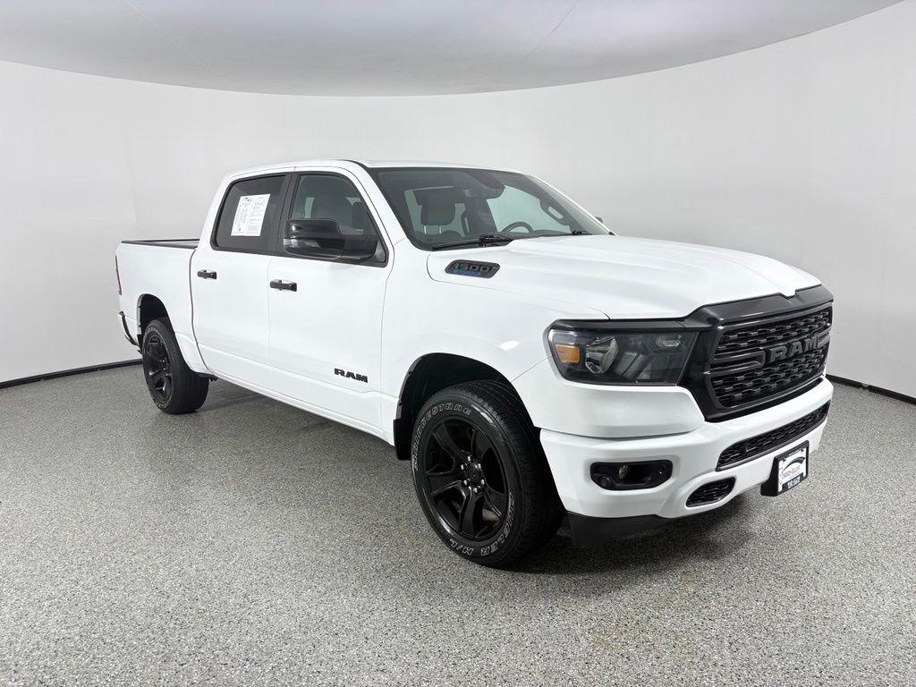 RAM 1500 Big Horn 4x4 Crew Cab 5'7" Box 2024