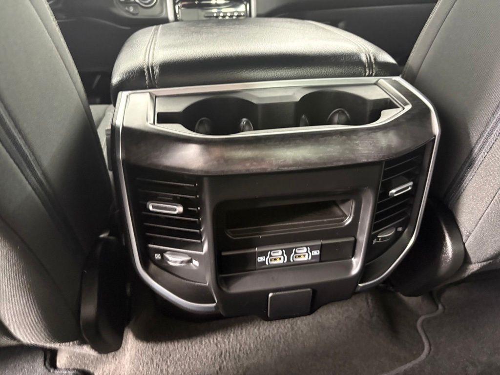 RAM 1500 Big Horn 4x4 Crew Cab 5'7" Box 2024