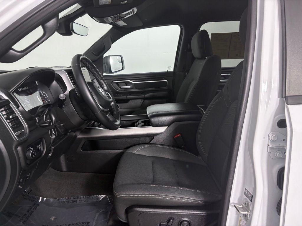 RAM 1500 Big Horn 4x4 Crew Cab 5'7" Box 2024