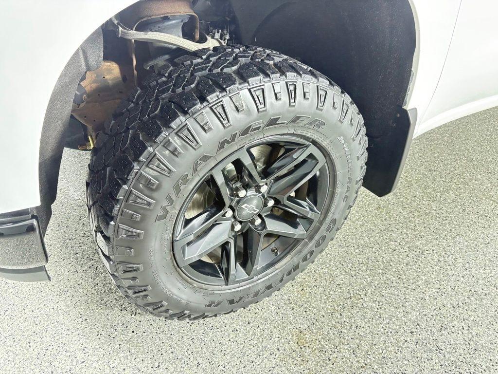 Chevrolet Silverado 1500 4WD Crew Cab 147" Custom Trail Boss 2020