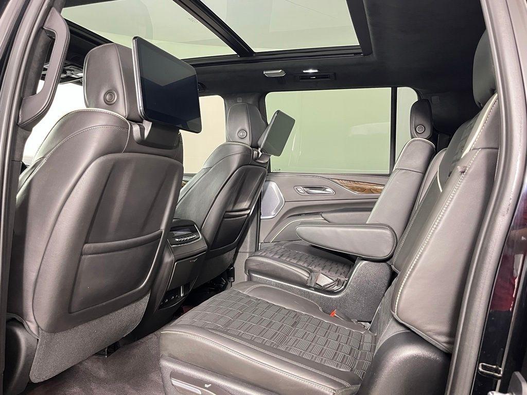 Cadillac Escalade ESV 4WD 4dr Sport Platinum 2023