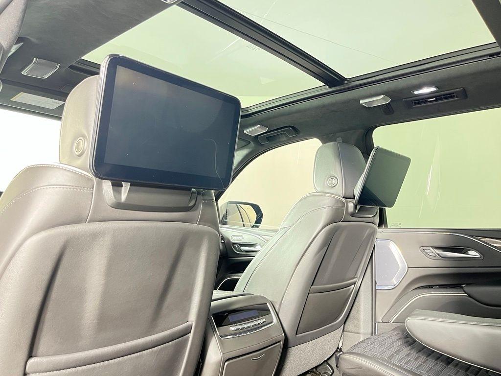 Cadillac Escalade ESV 4WD 4dr Sport Platinum 2023