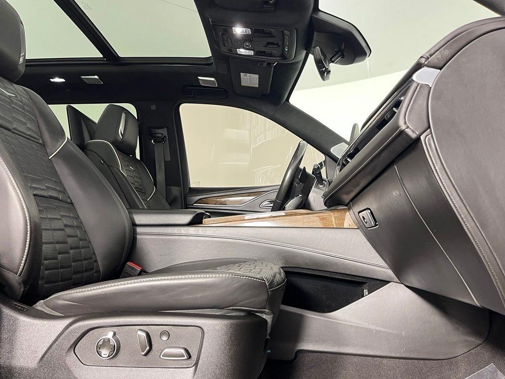 Cadillac Escalade ESV 4WD 4dr Sport Platinum 2023