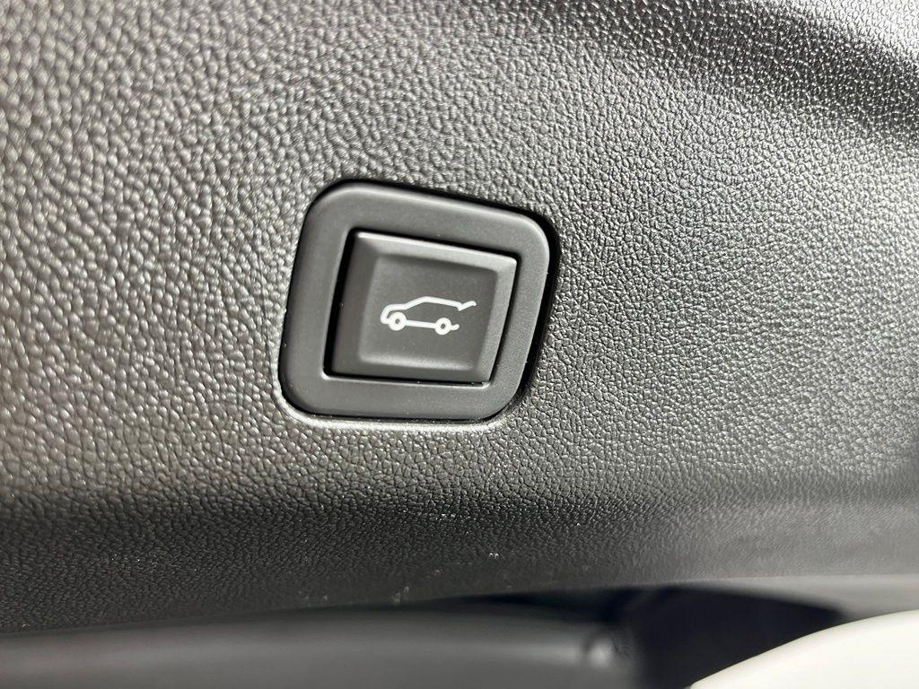 Cadillac Escalade ESV 4WD 4dr Sport Platinum 2023
