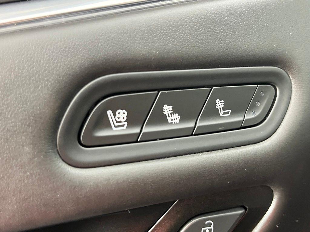 Cadillac Escalade ESV 4WD 4dr Sport Platinum 2023