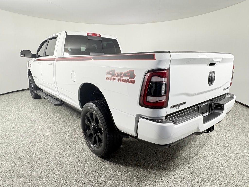 RAM 2500 Big Horn 4x4 Crew Cab 8' Box 2021