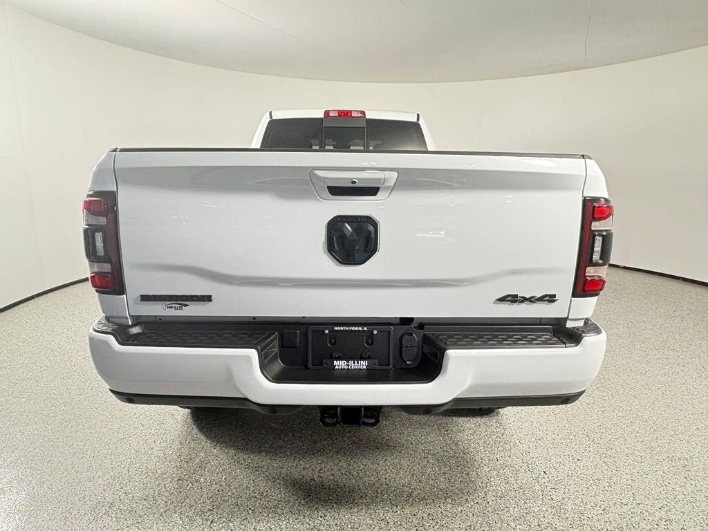 RAM 2500 Big Horn 4x4 Crew Cab 8' Box 2021