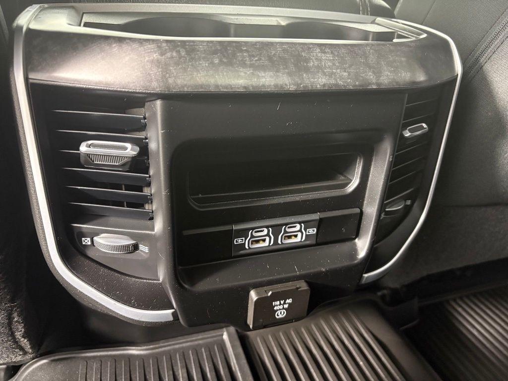 RAM 2500 Big Horn 4x4 Crew Cab 8' Box 2021