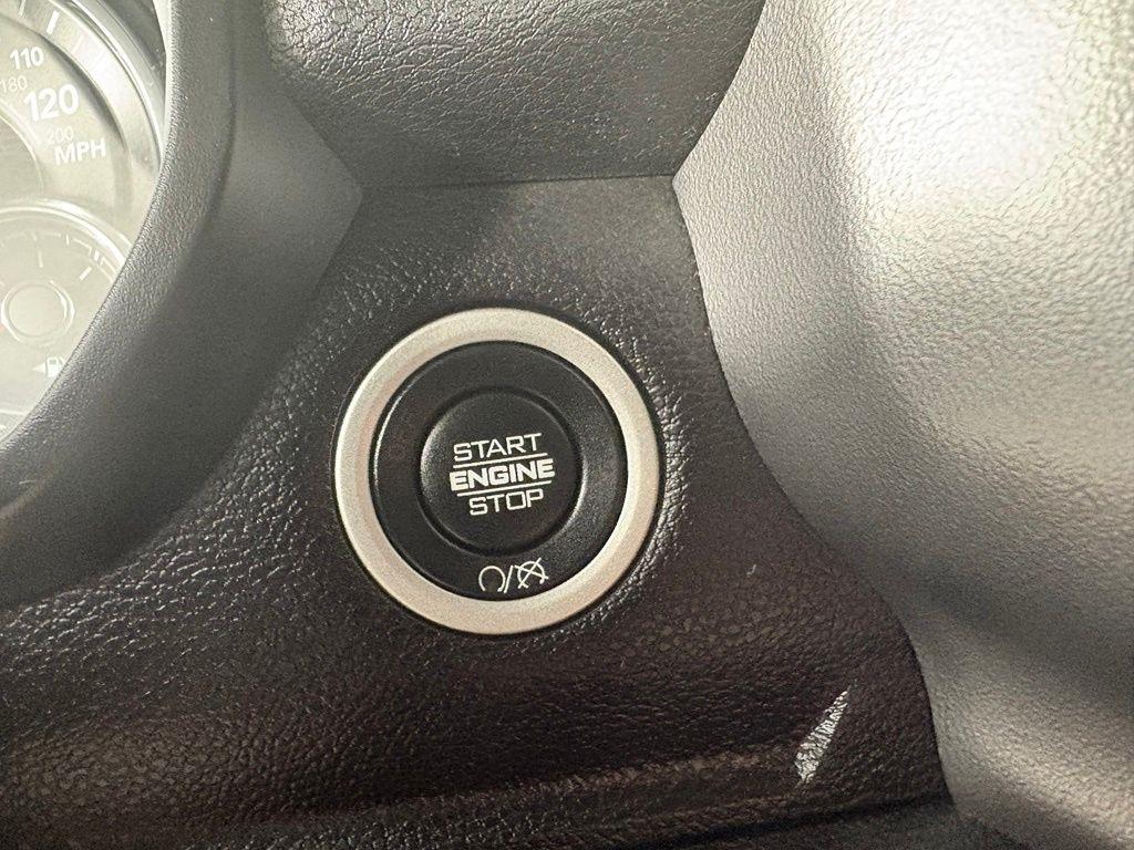 RAM 2500 Big Horn 4x4 Crew Cab 8' Box 2021