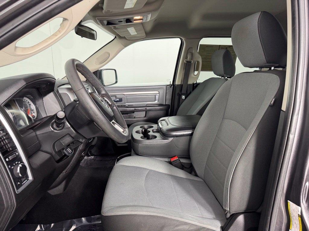 RAM 1500 Classic Warlock 4x4 Crew Cab 5'7" Box 2021