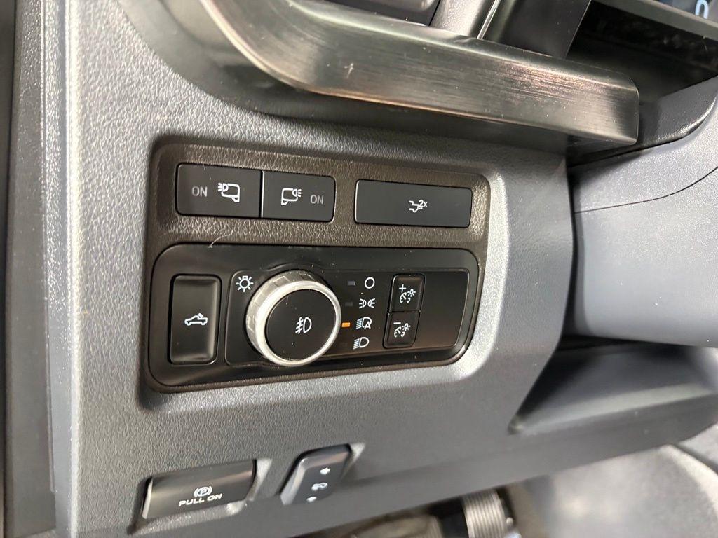 Ford Super Duty F-350 SRW King Ranch 4WD Crew Cab 8' Box 2024