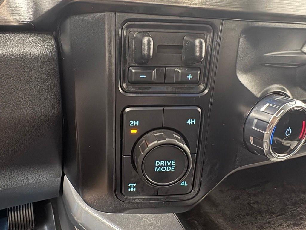 Ford Super Duty F-350 SRW King Ranch 4WD Crew Cab 8' Box 2024