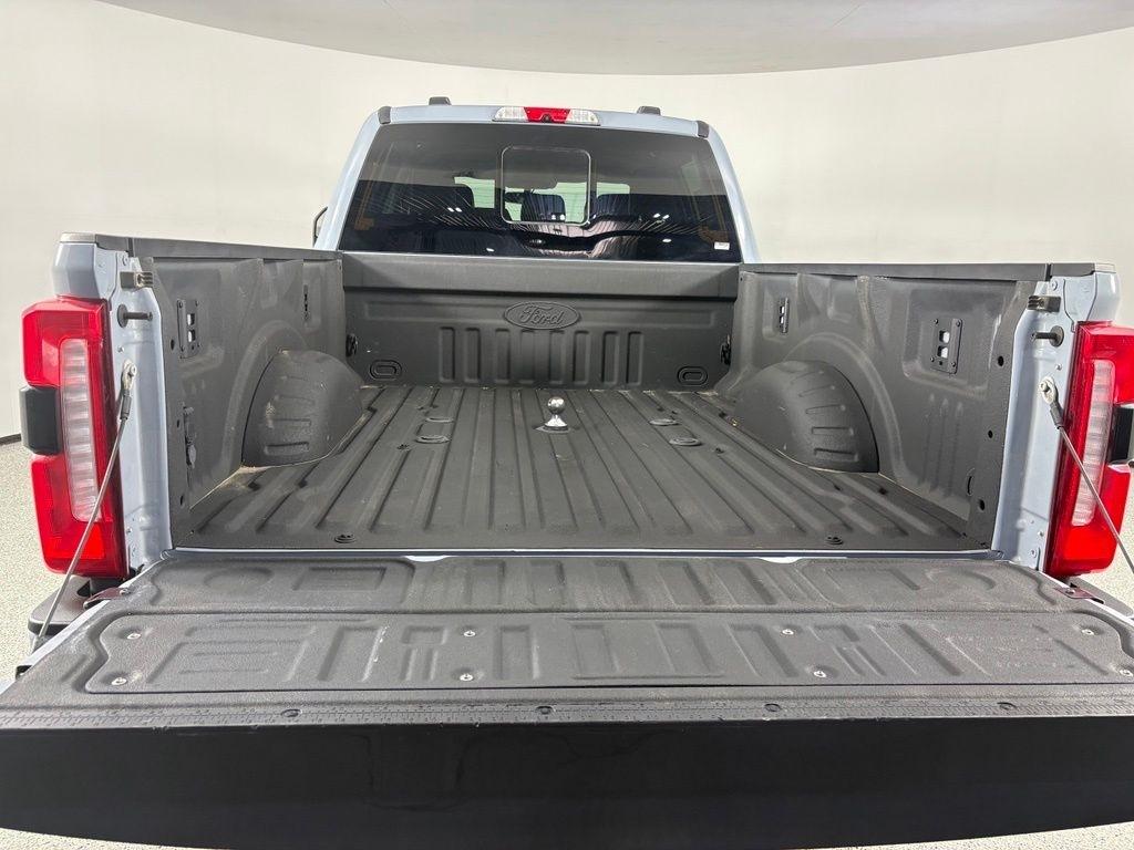 Ford Super Duty F-350 SRW King Ranch 4WD Crew Cab 8' Box 2024