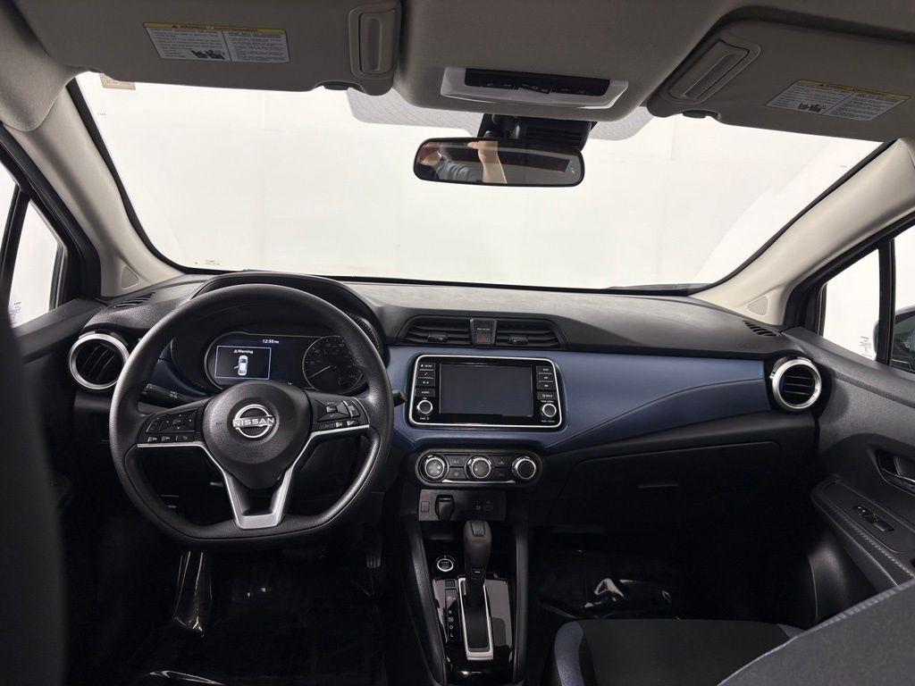 Nissan Versa SV CVT 2025
