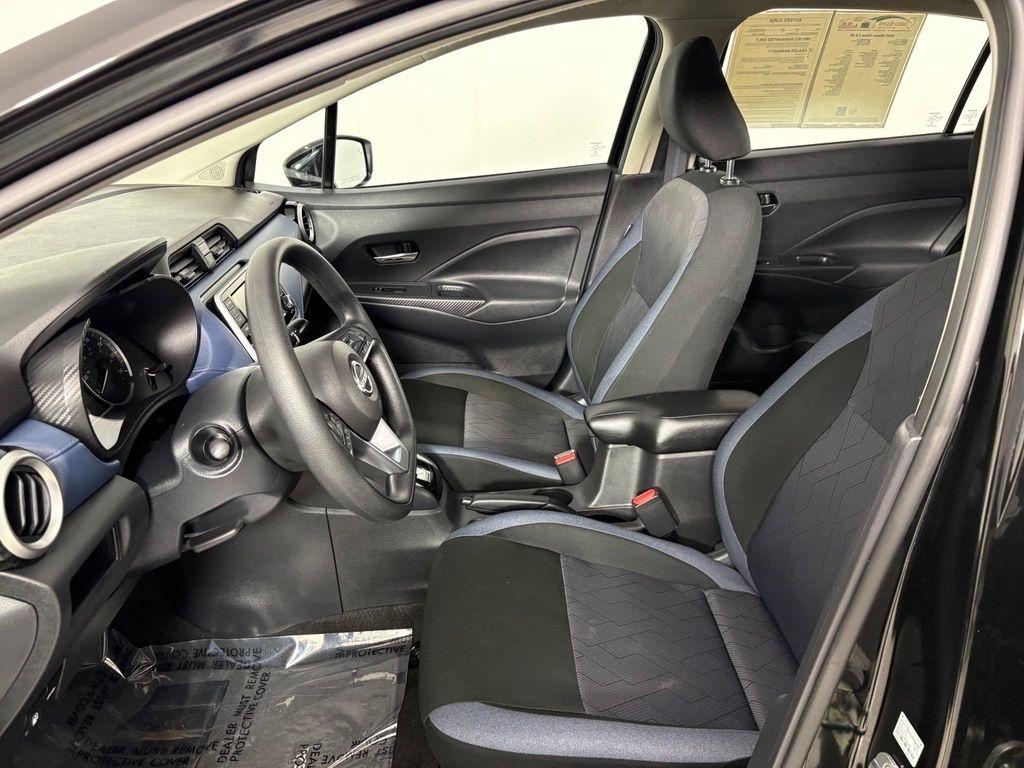 Nissan Versa SV CVT 2025