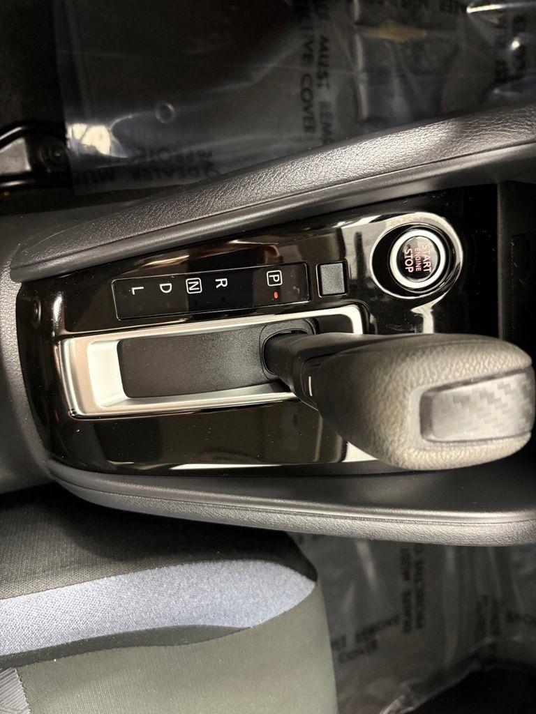 Nissan Versa SV CVT 2025