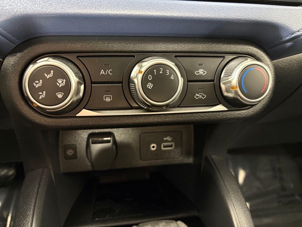 Nissan Versa SV CVT 2025