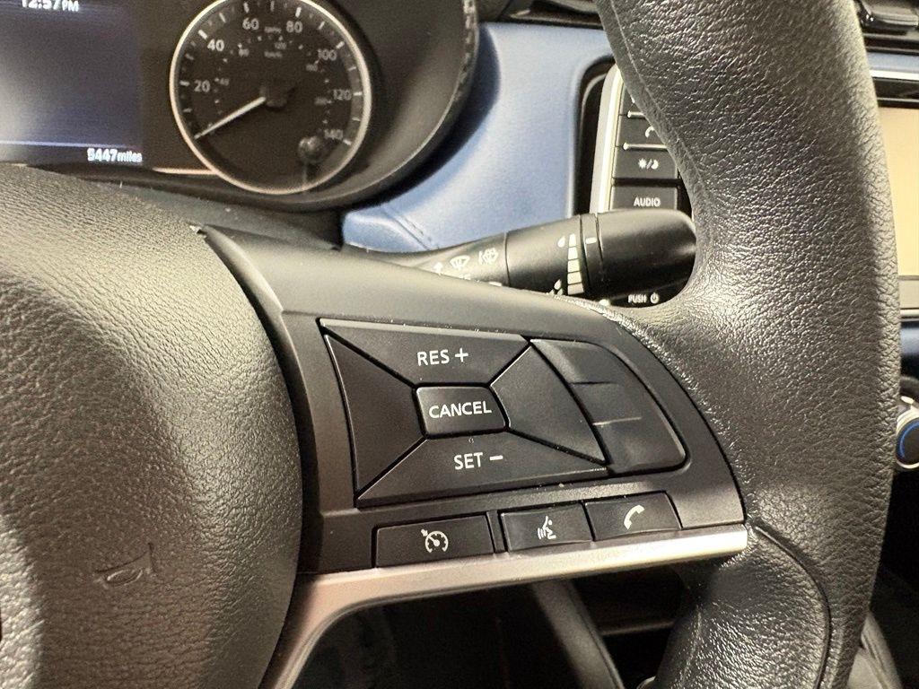 Nissan Versa SV CVT 2025