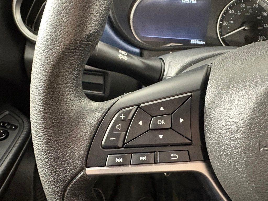 Nissan Versa SV CVT 2025
