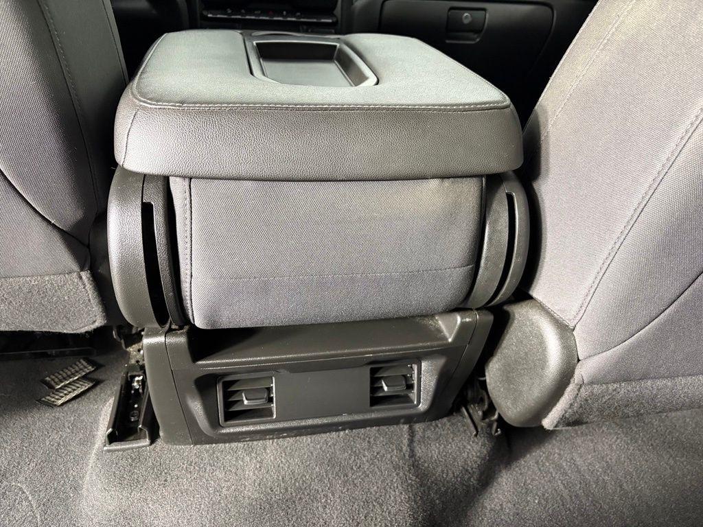 Chevrolet Silverado 1500 LTD 4WD Crew Cab 147" Custom Trail Boss 2022